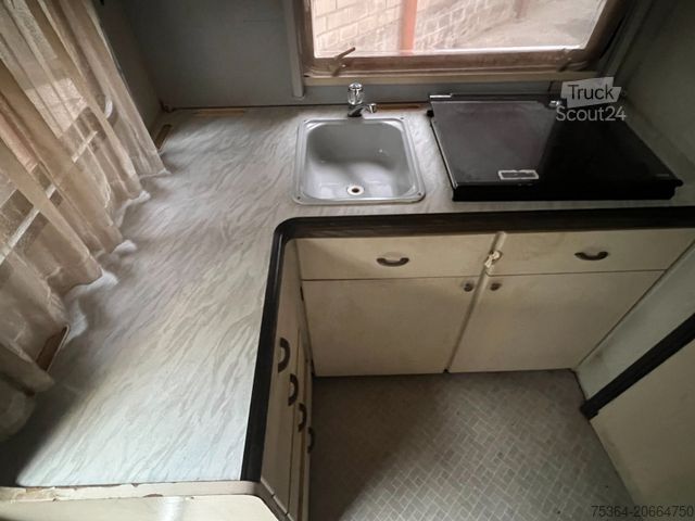 Caravan HOBBY 580 Wohnwagen Festbett + Rundsitzgruppe