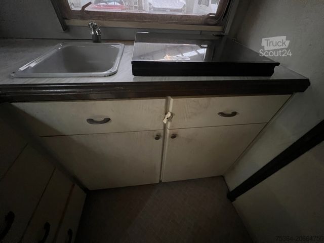 Caravan HOBBY 580 Wohnwagen Festbett + Rundsitzgruppe