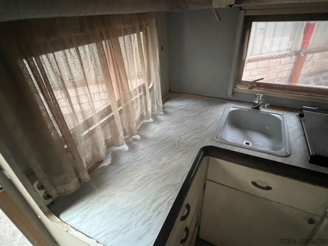 Caravan HOBBY 580 Wohnwagen Festbett + Rundsitzgruppe