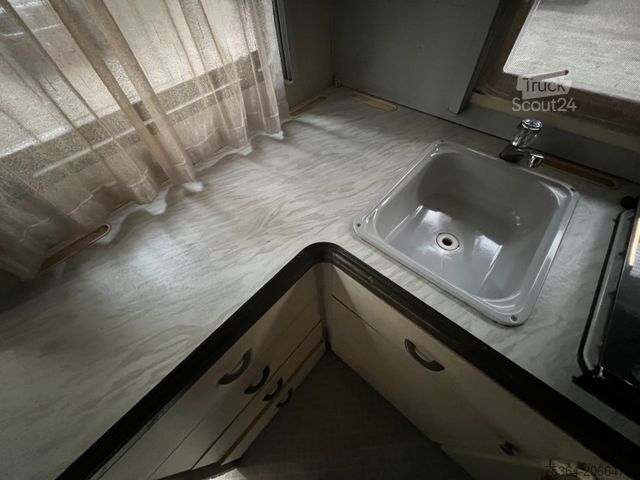 Caravan HOBBY 580 Wohnwagen Festbett + Rundsitzgruppe