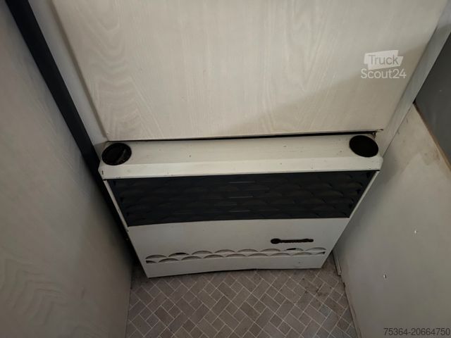 Caravan HOBBY 580 Wohnwagen Festbett + Rundsitzgruppe