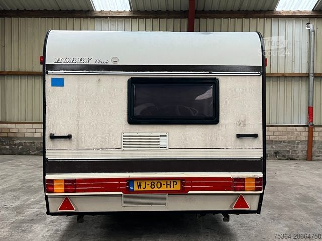 Caravan HOBBY 580 Wohnwagen Festbett + Rundsitzgruppe