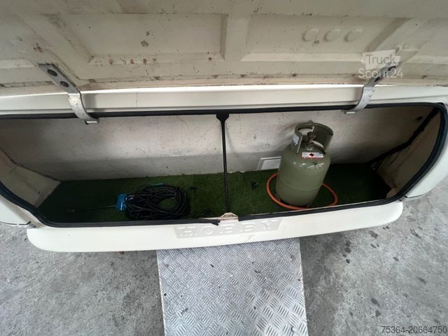 Caravan HOBBY 580 Wohnwagen Festbett + Rundsitzgruppe