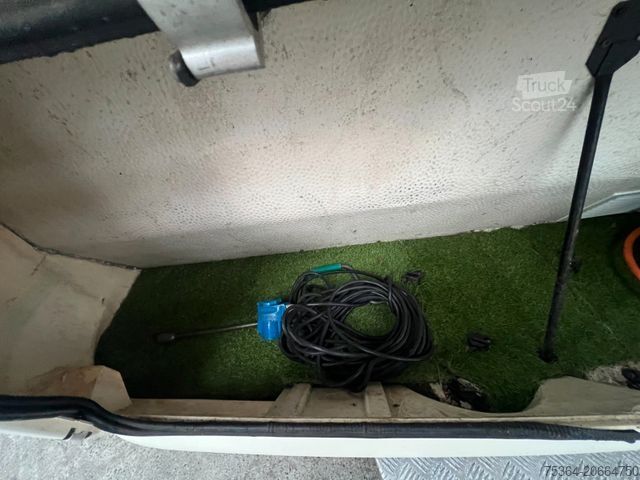 Caravan HOBBY 580 Wohnwagen Festbett + Rundsitzgruppe