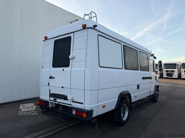 Minibus MERCEDES-BENZ 814 D Vario 11 Sitzer Mannschaftswagen Polizei