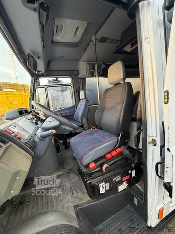 Minibus MERCEDES-BENZ 814 D Vario 11 Sitzer Mannschaftswagen Polizei