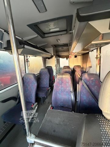 Minibus MERCEDES-BENZ 814 D Vario 11 Sitzer Mannschaftswagen Polizei