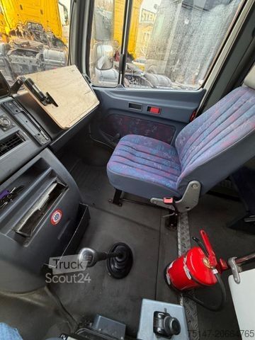 Minibus MERCEDES-BENZ 814 D Vario 11 Sitzer Mannschaftswagen Polizei