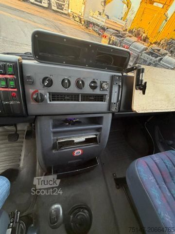 Minibus MERCEDES-BENZ 814 D Vario 11 Sitzer Mannschaftswagen Polizei