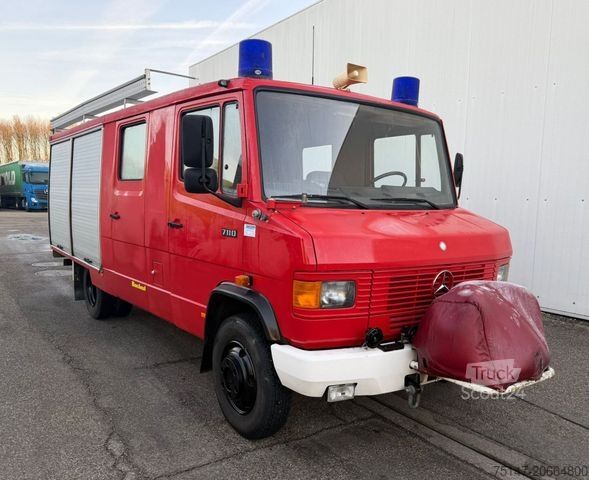 Transporter mit Koffer MERCEDES-BENZ 711D Doka 9-Sitzer Feuerwehr LF8 Pumpe