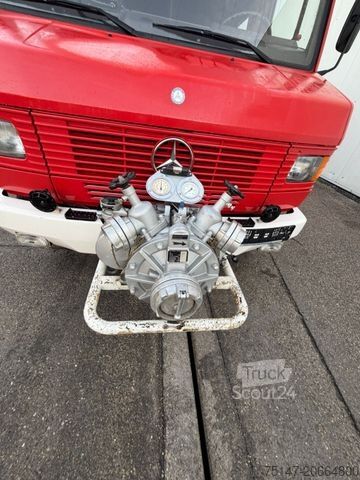 Transporter mit Koffer MERCEDES-BENZ 711D Doka 9-Sitzer Feuerwehr LF8 Pumpe