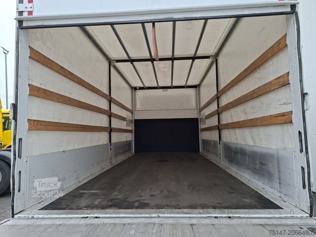 Gardinsidad skåpbil FUSO Canter 7C18 Klima LBW 1.000 kg Euro6E