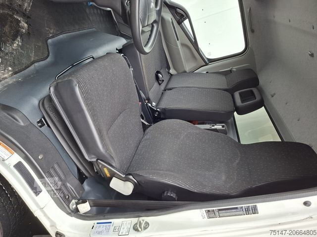 Gardinsidad skåpbil FUSO Canter 7C18 Klima LBW 1.000 kg Euro6E