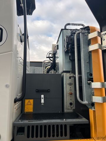 Mobilbagger LIEBHERR A 910 C Litronic / 2.381h / SW33