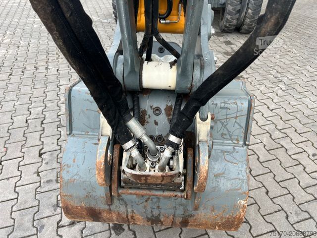 Mobilbagger LIEBHERR A 910 C Litronic / 2.381h / SW33