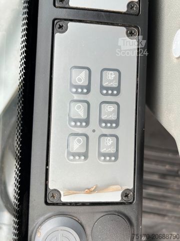 Mobilbagger LIEBHERR A 910 C Litronic / 2.381h / SW33