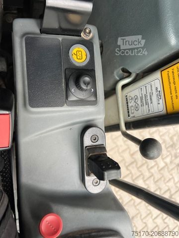 Mobilbagger LIEBHERR A 910 C Litronic / 2.381h / SW33