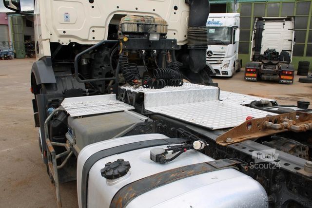 Τυπική μονάδα τράκτορα MERCEDES-BENZ 2043 4x4 BB - ALLRAD - Nr.: 800