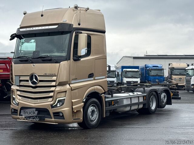 Kamion z zamenljivo nadgradnjo MERCEDES-BENZ ACTROS 2553 L / ÖL-RETARDER / GIGA / STANDKLIMA