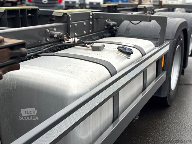 Kamion z zamenljivo nadgradnjo MERCEDES-BENZ ACTROS 2553 L / ÖL-RETARDER / GIGA / STANDKLIMA