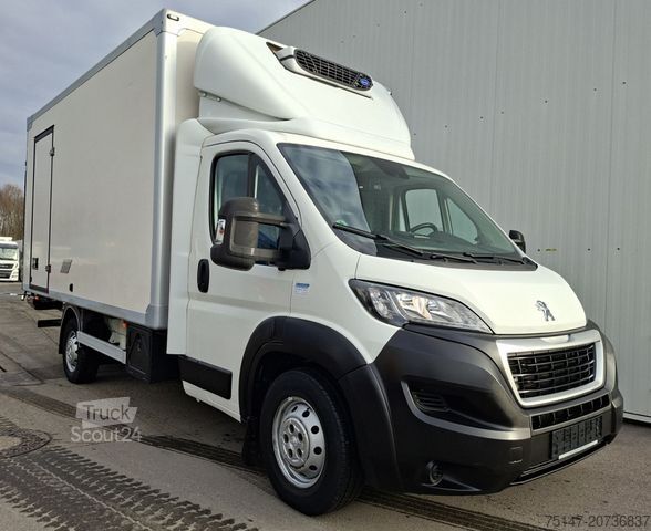 Furgon sa rashladnim sandukom PEUGEOT Boxer 3-Sitzer Kühlkoffer Carrier Ladebordwand