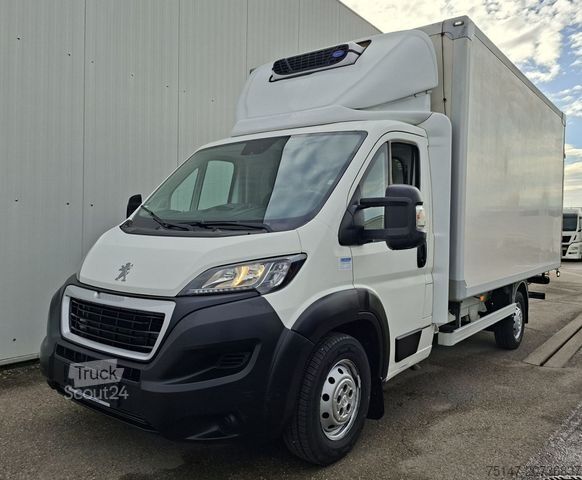 Furgon sa rashladnim sandukom PEUGEOT Boxer 3-Sitzer Kühlkoffer Carrier Ladebordwand