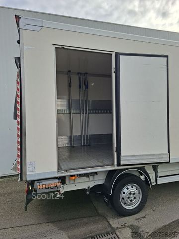 Furgon sa rashladnim sandukom PEUGEOT Boxer 3-Sitzer Kühlkoffer Carrier Ladebordwand