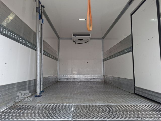 Furgon sa rashladnim sandukom PEUGEOT Boxer 3-Sitzer Kühlkoffer Carrier Ladebordwand