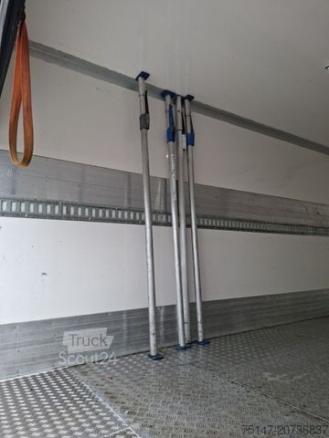 Furgon sa rashladnim sandukom PEUGEOT Boxer 3-Sitzer Kühlkoffer Carrier Ladebordwand