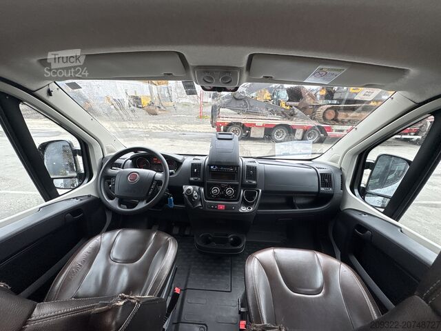 Caravan/camper Fiat Weinsberg Carabus 600 K | 4 Posti Letto | Completamente Attrezzato