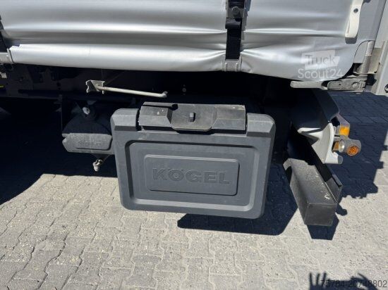 Åben sættevogn med presenning KöGEL 3-ACHS CURTAINSIDER PLANE NEU, TÜV NEU MIETKAUF MGL.