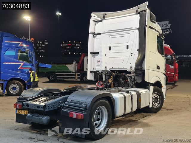 Standard-SZM Mercedes Actros 1945 4X2 NL-Truck StreamSpace 2xTanks