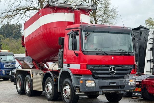 Camión para usos especiales MERCEDES-BENZ Actros 3241 8x4 Silo Isoliert