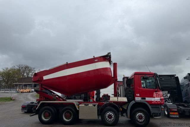 Camión para usos especiales MERCEDES-BENZ Actros 3241 8x4 Silo Isoliert