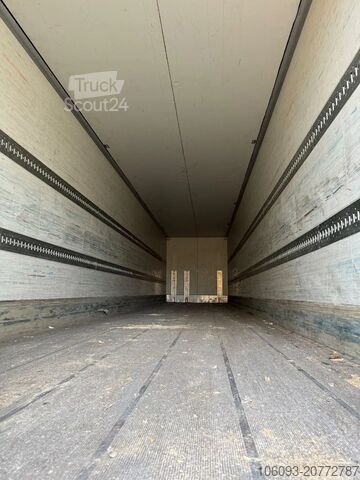 Valigia Krone 3 ass geisoleerde oplegger met laadklep