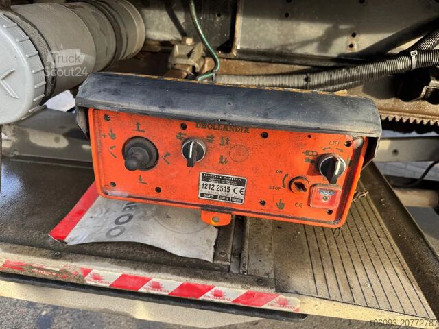 Valigia Krone 3 ass geisoleerde oplegger met laadklep