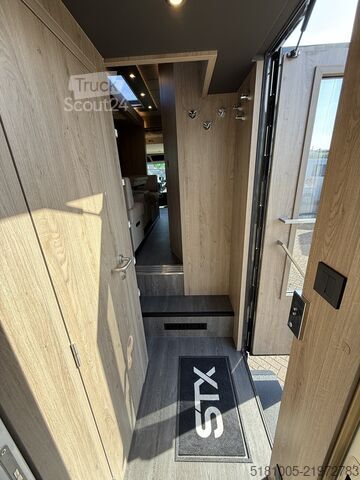 Zirgu transports Mercedes-Benz Actros Mercedes Actros STX Luxury-line, 6 prds ...