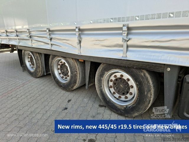 Semirimorchio con telone Schmitz Cargobull Curtainsider Mega