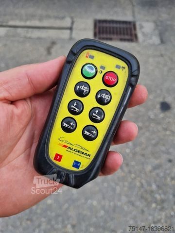 Abschleppwagen RENAULT Master dCi 170 Doka 7-Sitzer ALGEMA BlitzladerXL