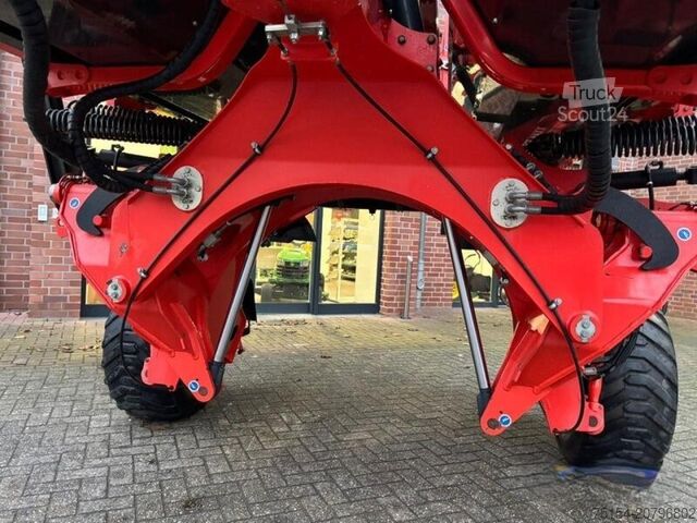 Šienapjovės technologija Kuhn MergeMaxx 950