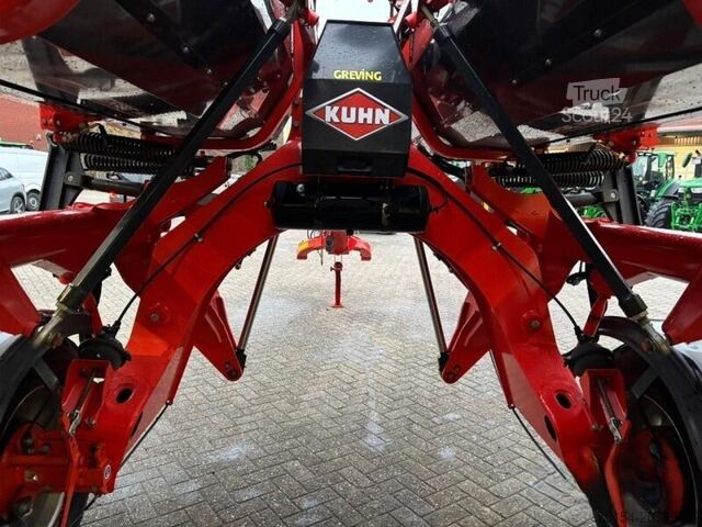 Šienapjovės technologija Kuhn MergeMaxx 950