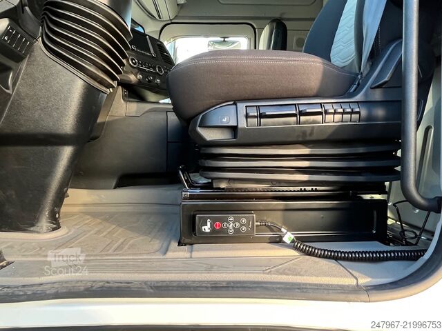 Sattelzugmaschine Mega / Ultra /LowLiner Ford F-MAX LL