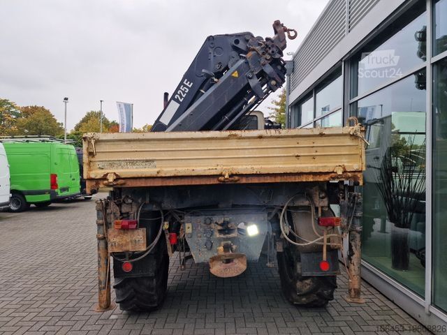 Plato nákladné auto MERCEDES-BENZ Unimog U 2150 Hiab 225 - E 3 Kran 4 x 4 Allrad