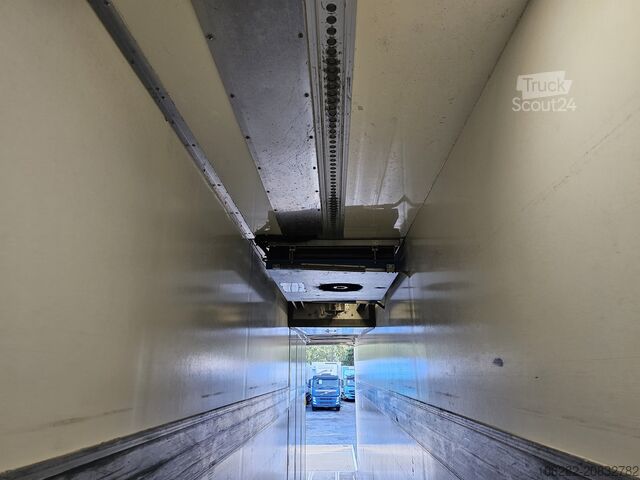 Vrachtwagen met koelbox VOLVO FM330 6x2 FRIGOBLOCK Multizone Lenk u. L