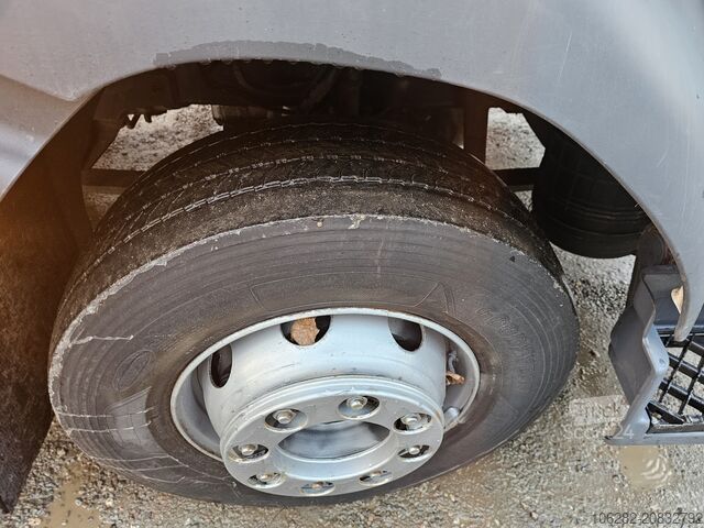 Kutu kamyonu Volvo FL 240 4x2 16tons Seitentüren Koff