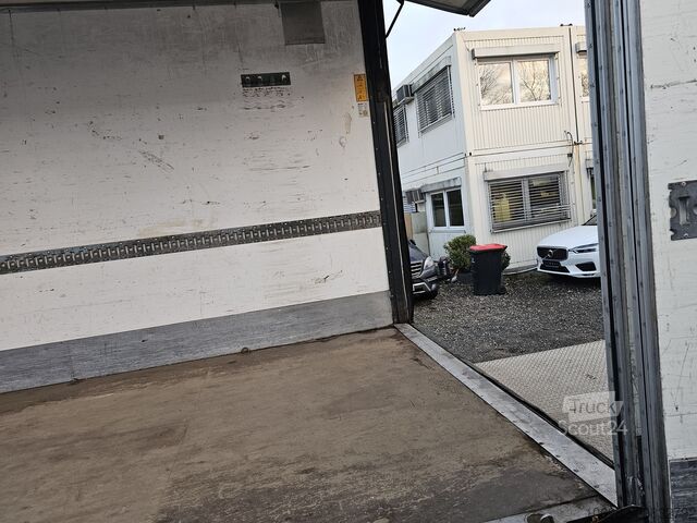 Kutu kamyonu Volvo FL 240 4x2 16tons Seitentüren Koff