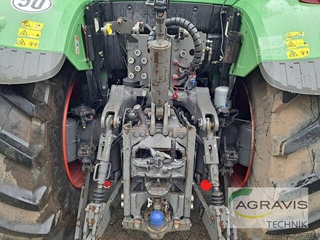 Traktor Fendt 718 VARIO S4