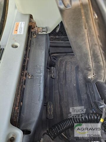 Traktor Valtra T 214 D