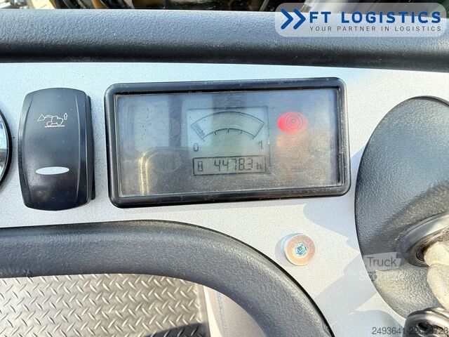 رافعة تلسكوبية JCB TLT 30D NEW TIRES CABIN ONLY 4478 HOUR