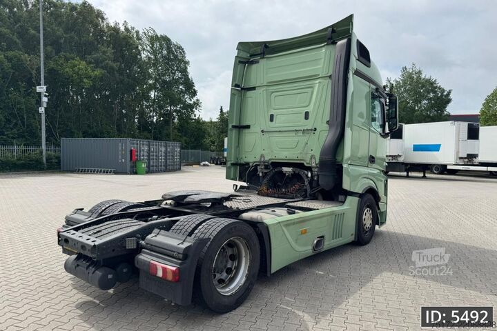Standard-SZM Mercedes-Benz Actros 1842 StreamSpace, Euro 6, / 2 Tanks / Fr...